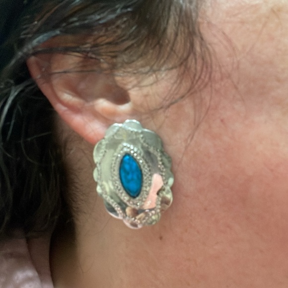 Silver tone with blue stone earrings - Picture 4 of 4